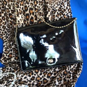 Chanel style chain handle shoulder bag